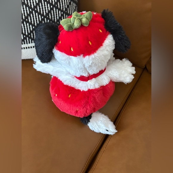 Snoopy Warmer as a Strawberry Plush - Picture 4 of 8